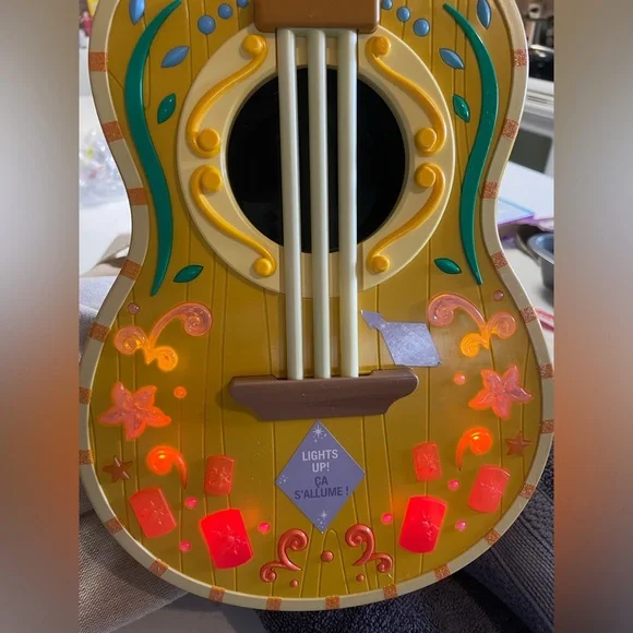 Disney Store Interactive Musical light up Guitar Rapunzel Tangled, TESTED, WORKS - Picture 7 of 7